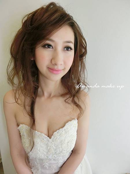 造型師 陳品妡Amanda Make up 0927-221-592 LINE:aaaaa77777 