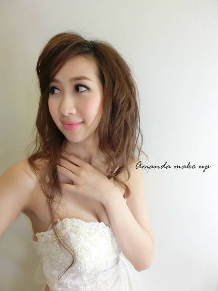 造型師 陳品妡Amanda Make up 0927-221-592 LINE:aaaaa77777 