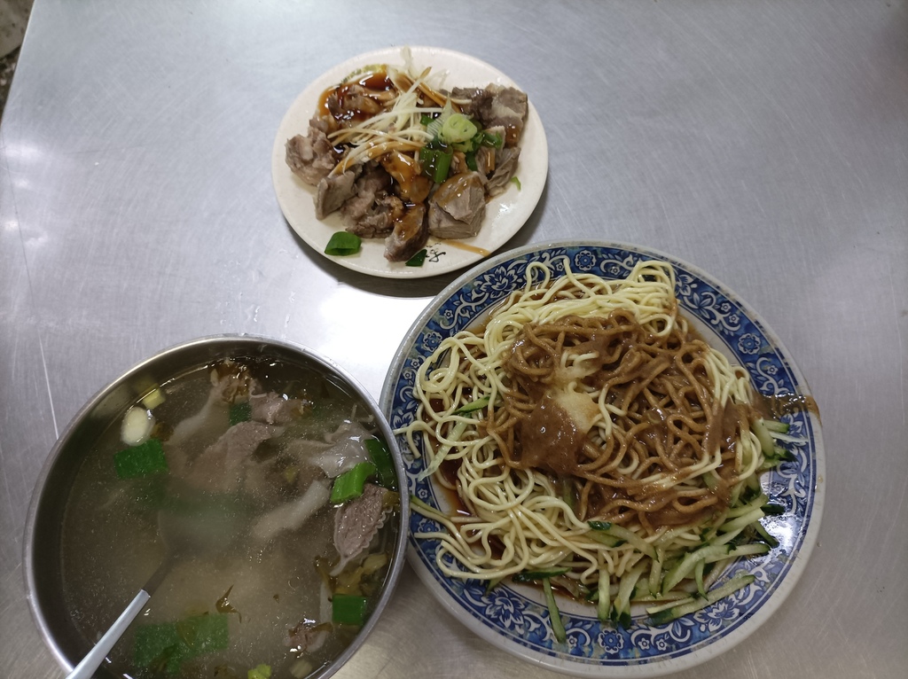 【豐富黑白切搭配早餐】南港闞記涼麵