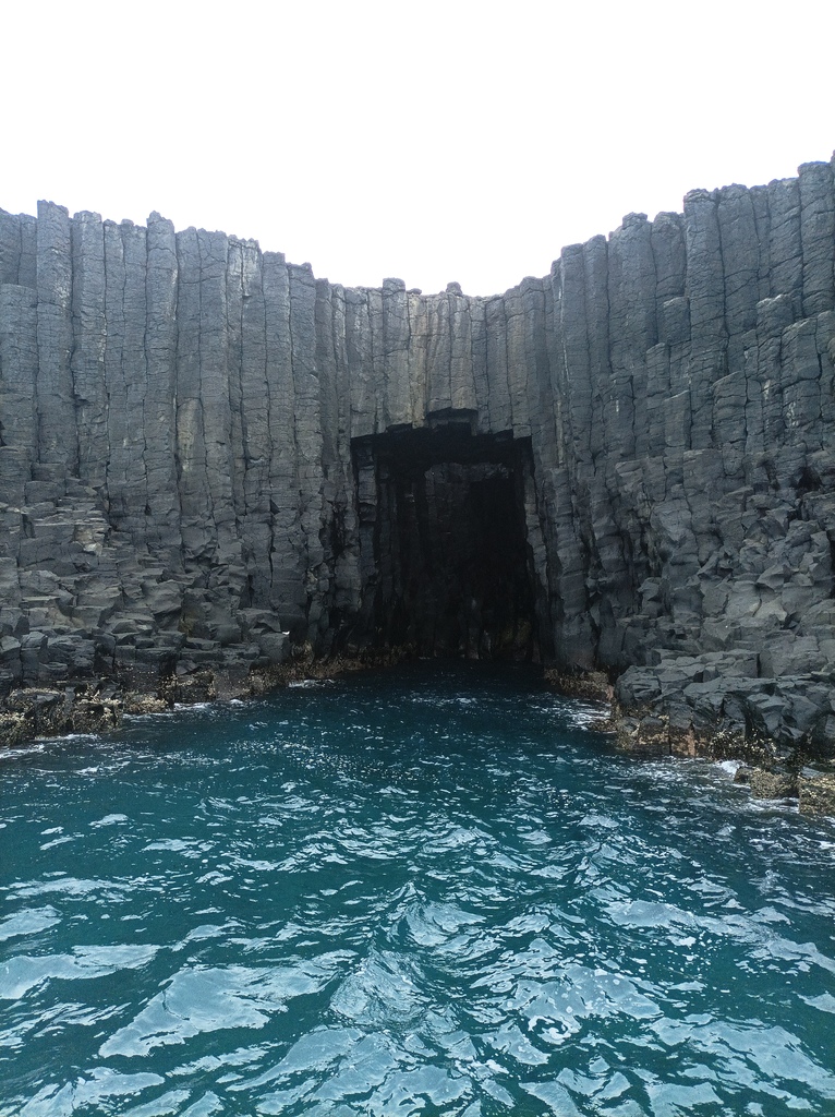 【探索南方四島】(一) 得意遊艇跳島出發至 東吉嶼(燈塔、八