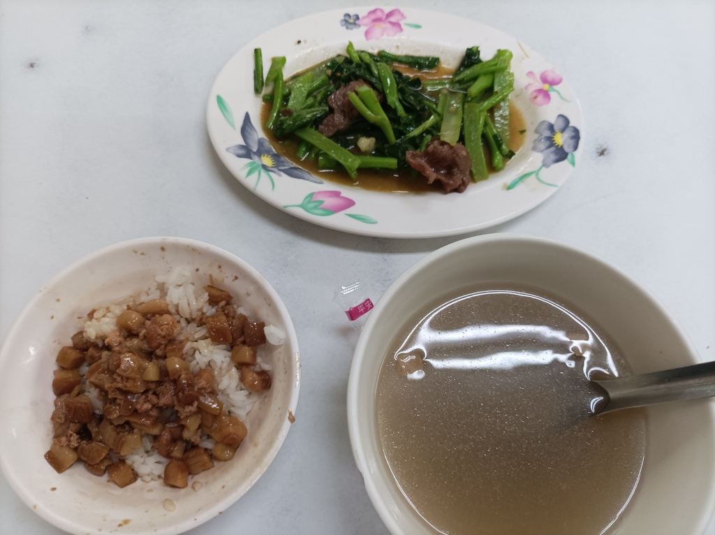 【牛肉湯店裡最好吃的肉燥飯】麻豆阿榮牛肉湯