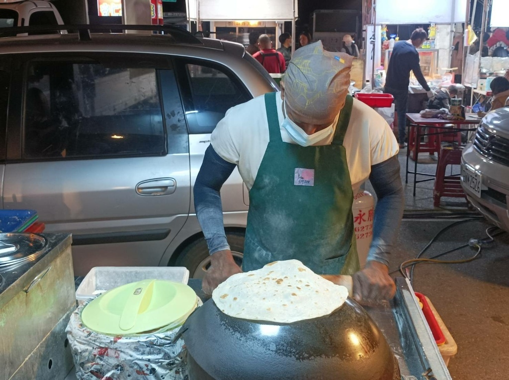 嘉義縣夜市小吃- 七主宮(彩虹)夜市老外印度甩餅