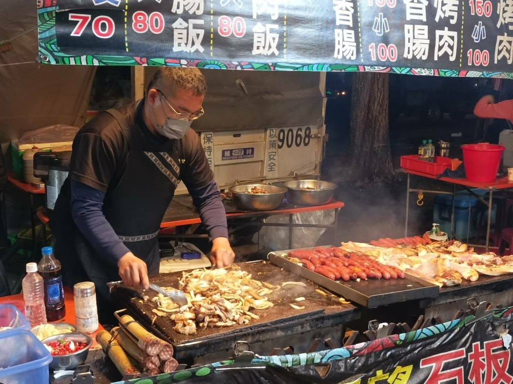 【簡單的小美味】七主宮夜市-石板烤肉飯、用手指的小上海香酥雞