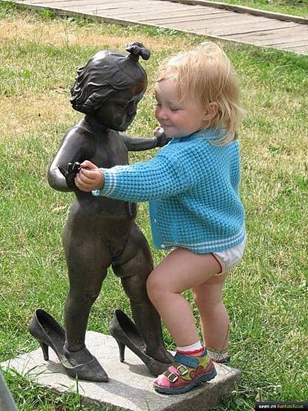 funny-statues-1-1