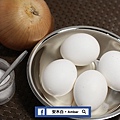 Fried-Egg-with-Onion_amberwang01.jpg