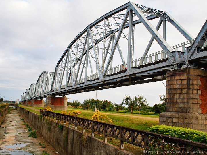 【高雄】大樹舊鐵橋，從九曲堂到舊時光的鐵道之旅~