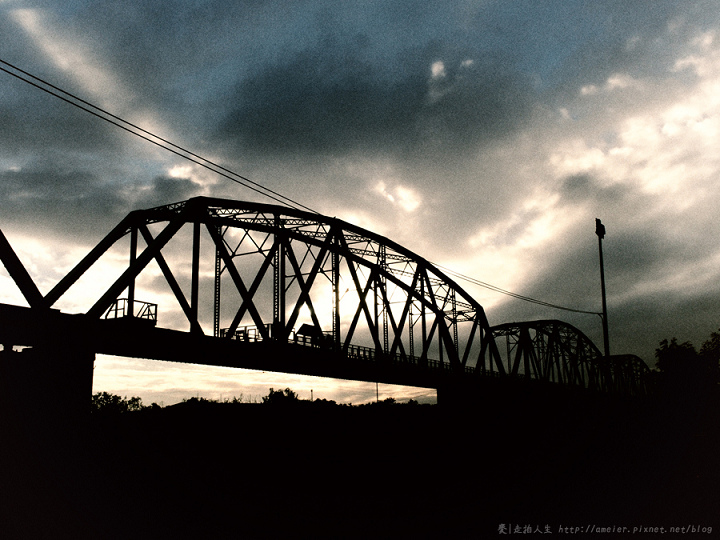 【高雄】大樹舊鐵橋，從九曲堂到舊時光的鐵道之旅~