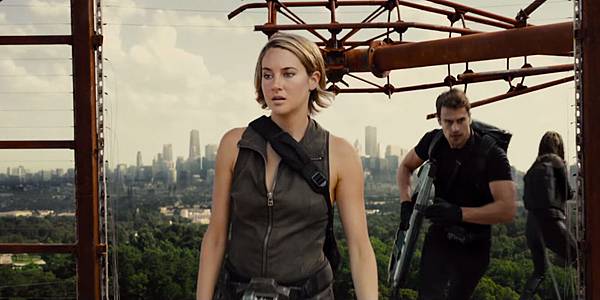 allegiant-still-1.jpg