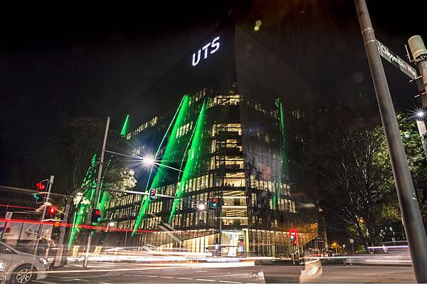 UTS+Engineering+building+at+night+3.jpg