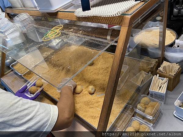 【食】台北信義小吃《阿金客家麻糬》早市古早味◆純手工製作.早 【食】台北信義小吃《阿金客家麻糬》早市古早味◆純手工製作.早