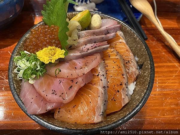 【食】屏東小琉球日式《小島燒ABURI KOJIMA》丼飯單