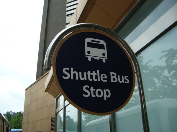 飯店的shuttle bus站