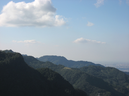 層次分明的山頭.jpg