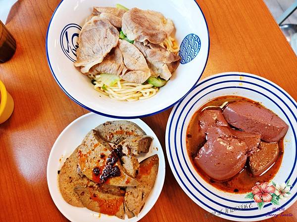 吃溜麵館@中興新村周邊川味小吃 麵條Q彈有咬勁 不吃辣也能享