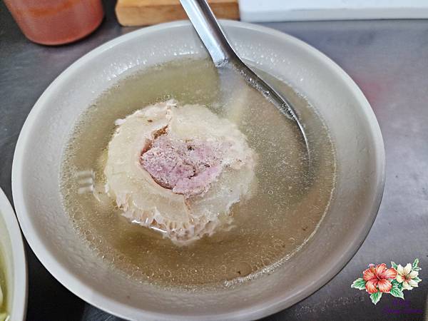 阿三肉圓@超人氣排隊肉圓店 干貝肉圓大顆飽滿 外皮香酥可口不