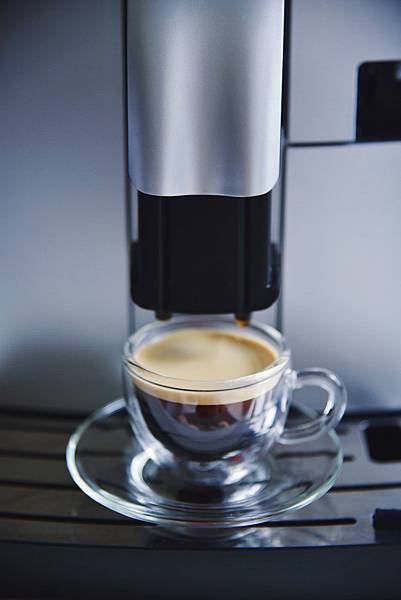 Saeco咖啡機 製作小杯Espresso完成.jpg Saeco咖啡機 製作小杯Espresso完成.jpg