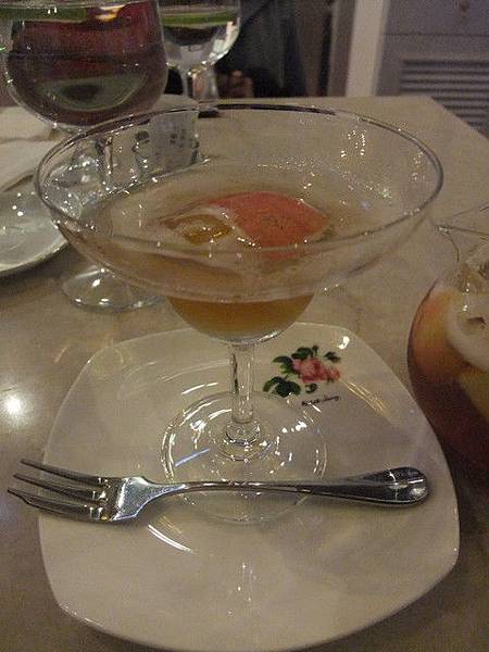 用這杯子很像調酒