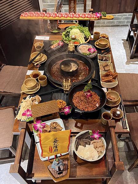 ❤餐廳分享❤ 蔡記隆府 龍頭寺老灶火鍋。道地四川重慶好味道 