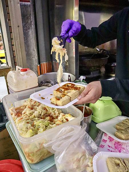 ❤小吃分享❤ 逢甲夜市臭豆腐。新竹金山街必吃美食