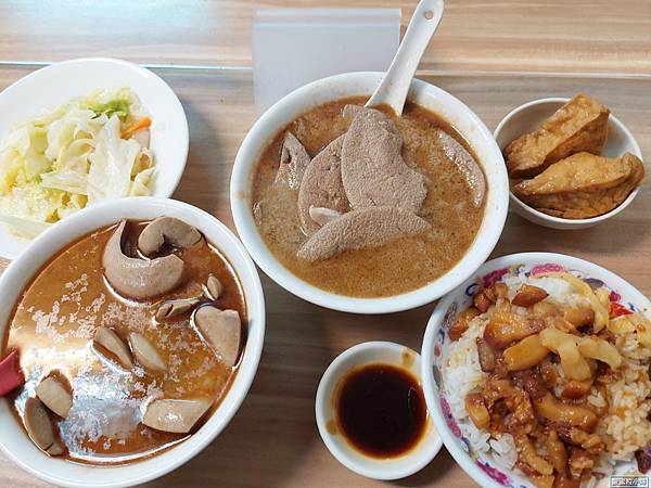 【旅食.松山】私愛台北最好吃「麻油腰花、魯肉飯」永春松德宮美