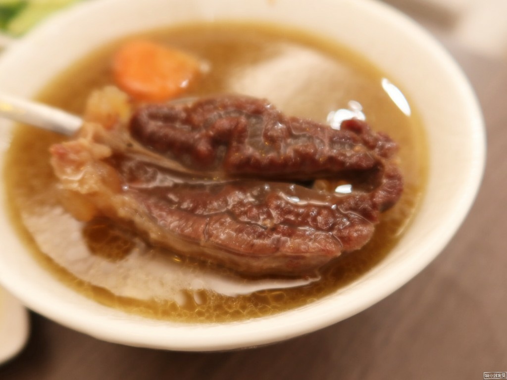 【廚房. 料理】6分鐘在家吃金牌牛肉麵「藍海饌 紅燒 清燉 