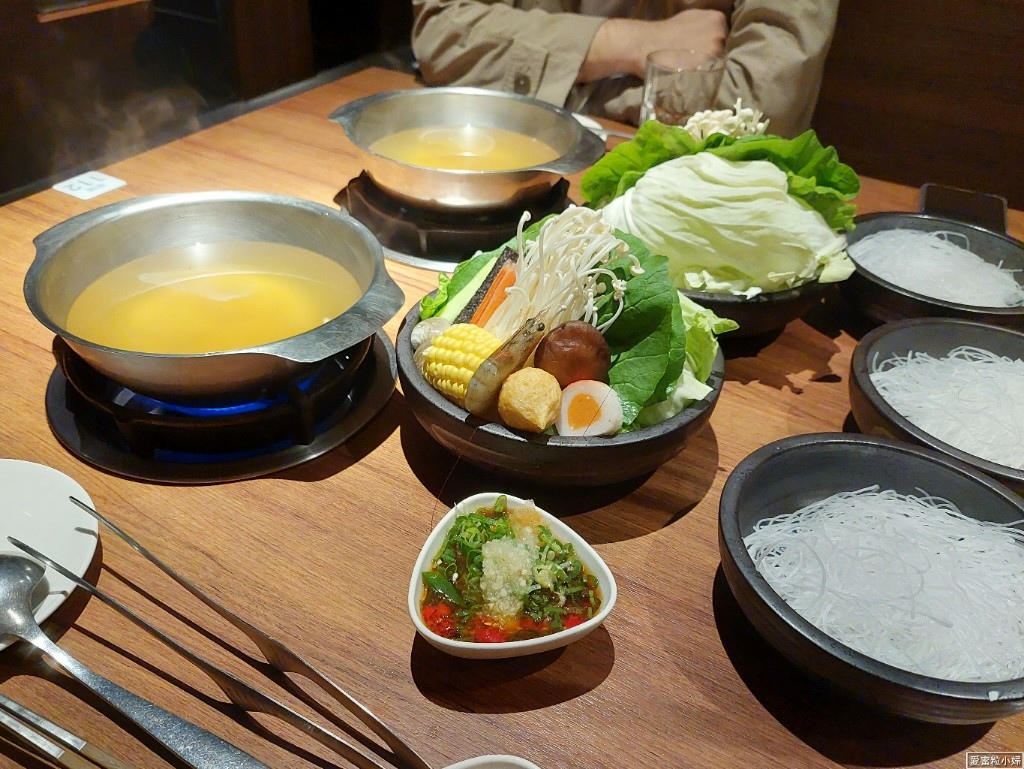 【旅食.台中】好氣派輕井澤系列「拾七石頭火鍋-昌平店」免收服