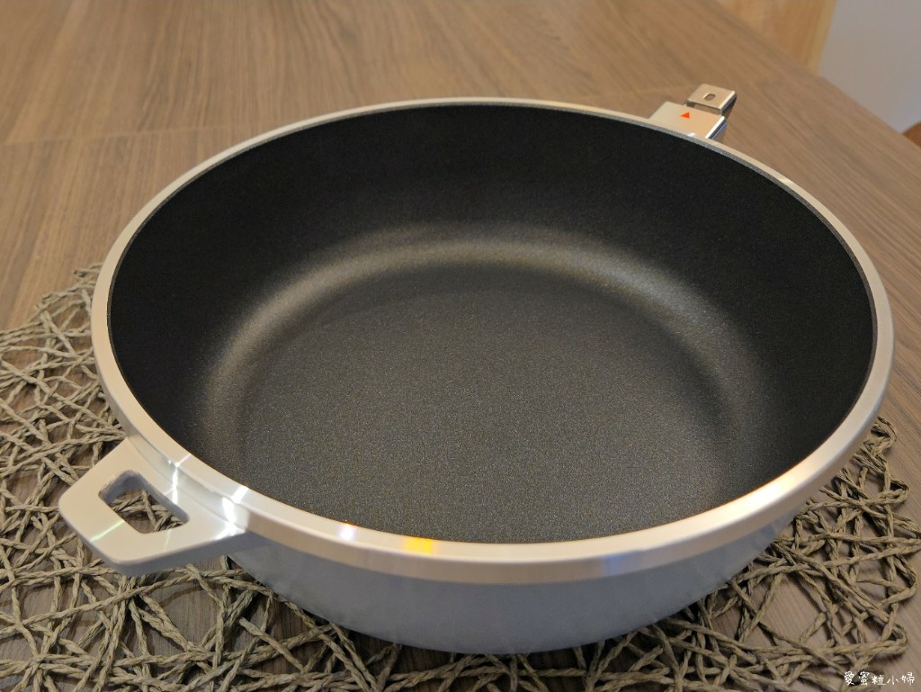 【生活.分享】無油無水料理OK!保留食材原始鮮美,生米煮熟飯 【生活.分享】無油無水料理OK!保留食材原始鮮美,生米煮熟飯