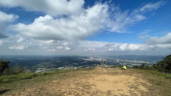 LINE_ALBUM_202211 新竹橫山五連峰田薯縱走_220103_359.jpg