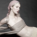 cw-antm13-laura-container_049492-133ea1-500x376.jpg