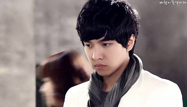 web_2042476062_e8f96b47