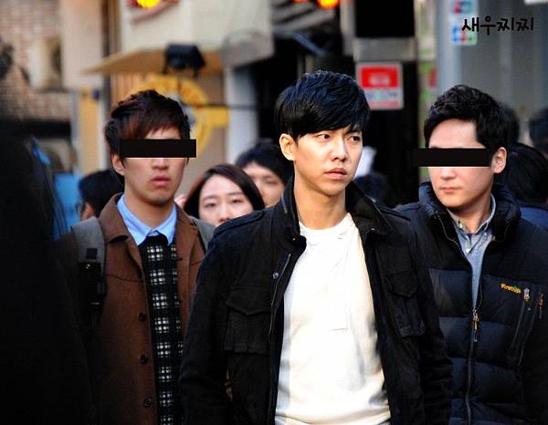 web_3690949668_ee94727b