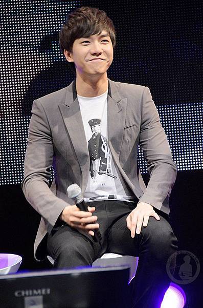 205863_510889098924647_1172485173_n