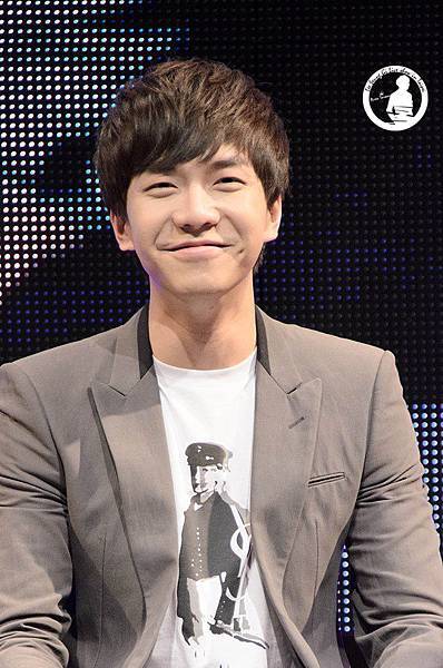 386912_510889548924602_1945051620_n