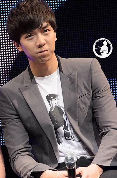 564292_510889238924633_528650555_n