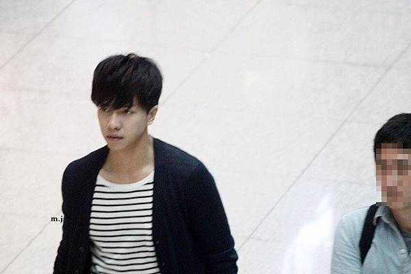 3718730388_55267900_image