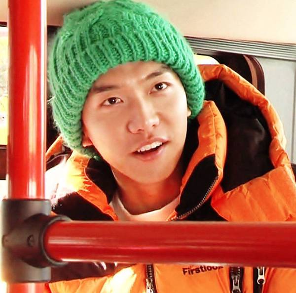 3d9cd7dfjw1ere4u8ynydj20k00jrn25