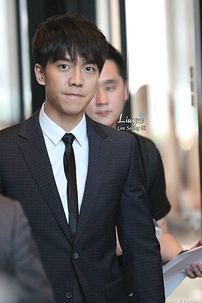 727e3c2fgw1ethfu1df2rj21kw2dc4lq