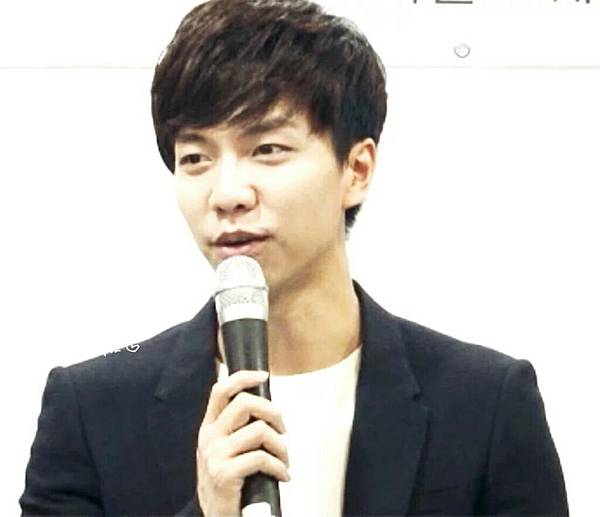 0061gq2Ajw1f64ymzivepj30uy0qogno