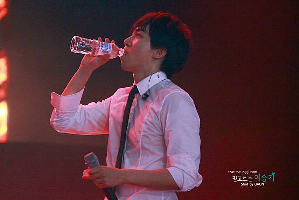 0061gq2Ajw1f68prbzae6j31400qojwy