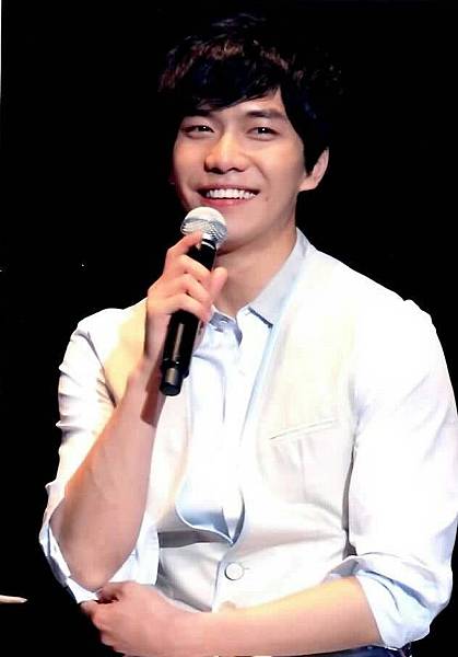 0061gq2Ajw1f6isaqay7yj30hk0p6myh