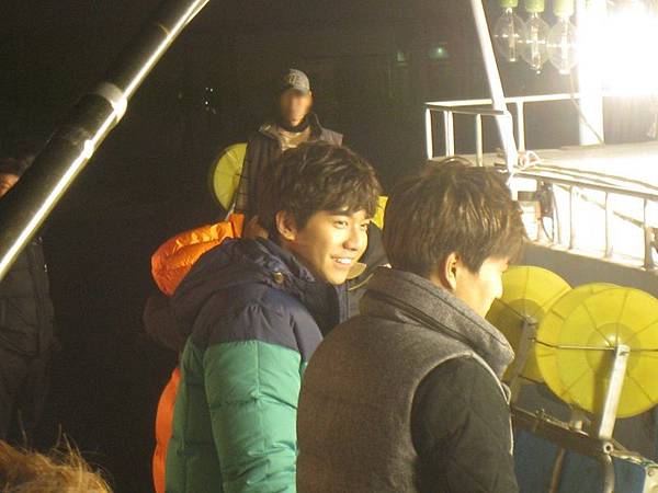 0061gq2Ajw1f6vlq4cxhvj30m80gomyf