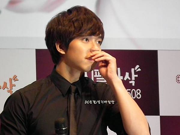 0061gq2Ajw1f6wzyqoqzsj30kk0ffdgl