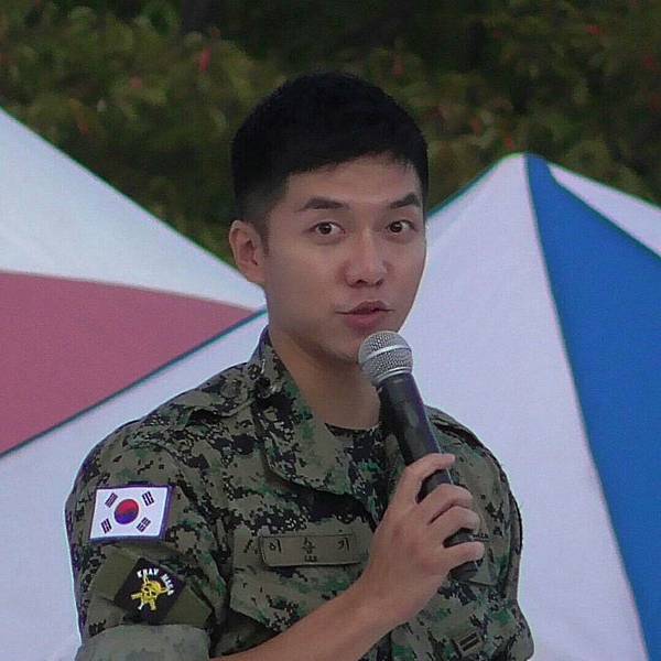 0061gq2Agy1fe4tew2w5jj30u00u0ama