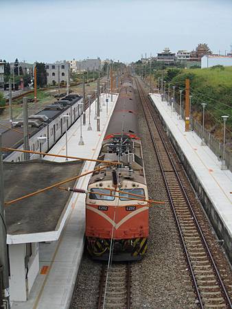 新埔火車站-天橋外拍火車