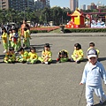 原來幼稚園小朋友都是白天逛燈會的呀!