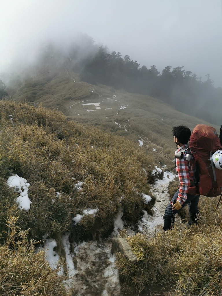 雪登雪山主峰賞雪趣