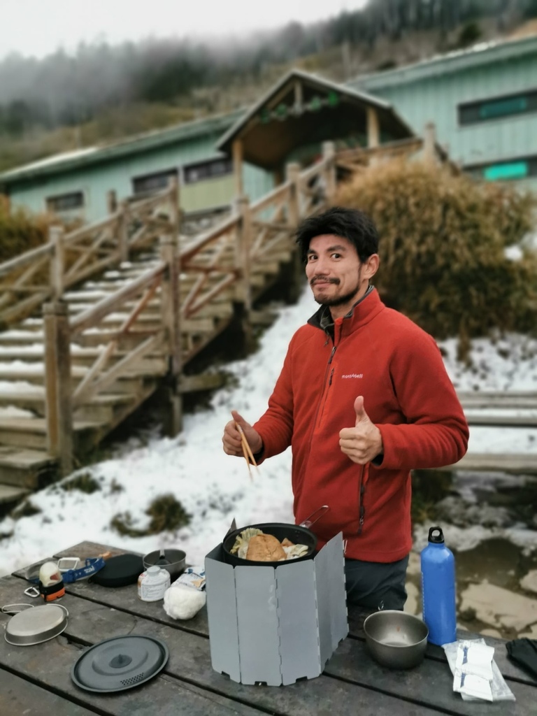 雪登雪山主峰賞雪趣