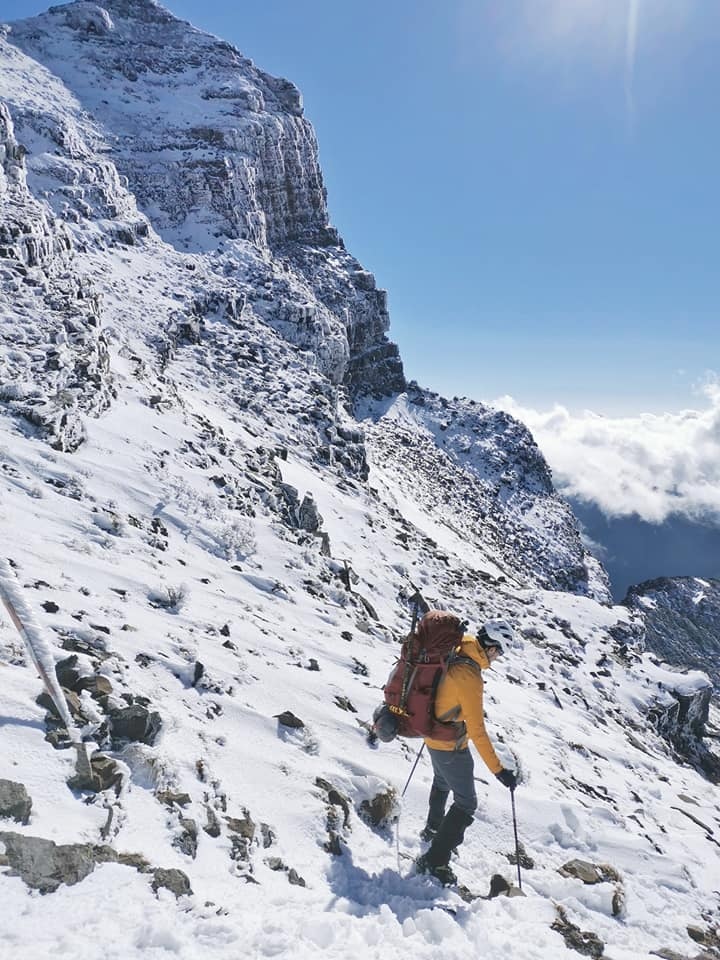 雪山主峰下翠池~冰天雪地翠池營地紮營~壯闊的震撼