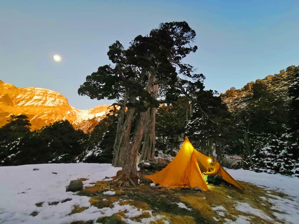 雪山主峰下翠池~冰天雪地翠池營地紮營~壯闊的震撼