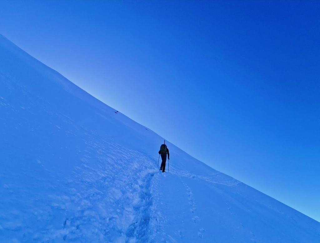 雪山單登~雪登雪山主峰~綿長陡峭，險峻又美麗的非傳統路線，站